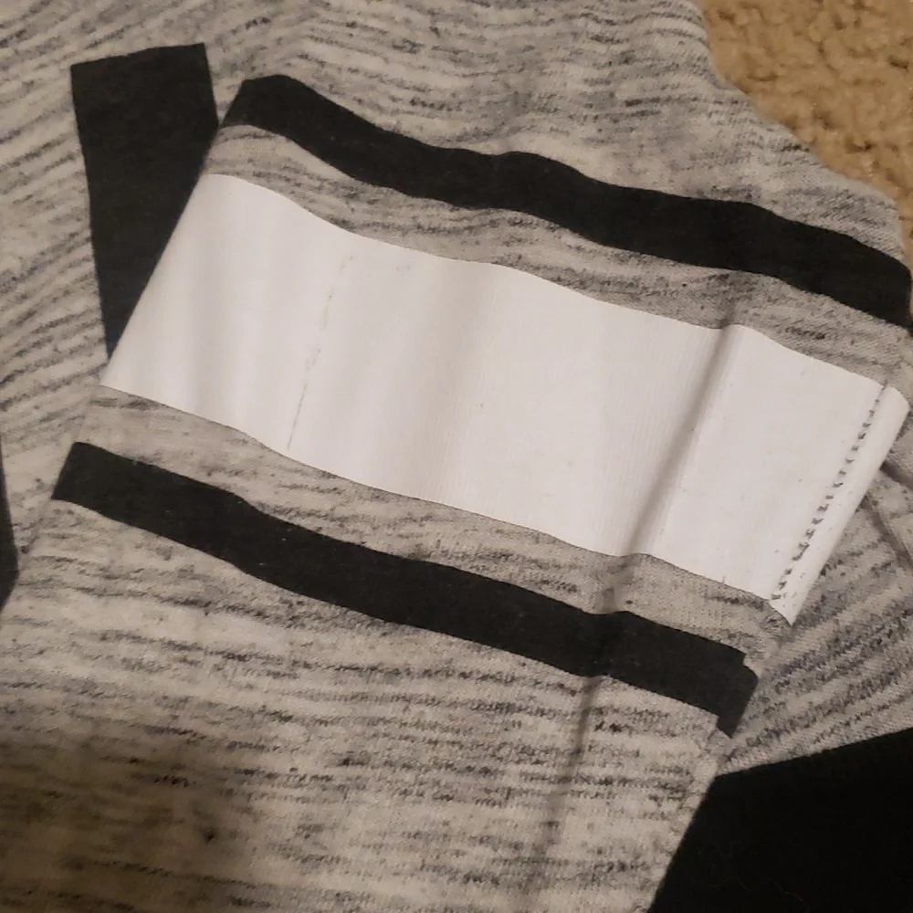 Victoria's Secret PINK 3 Quarter Sleeved T-Shirt - Picture 7 of 8